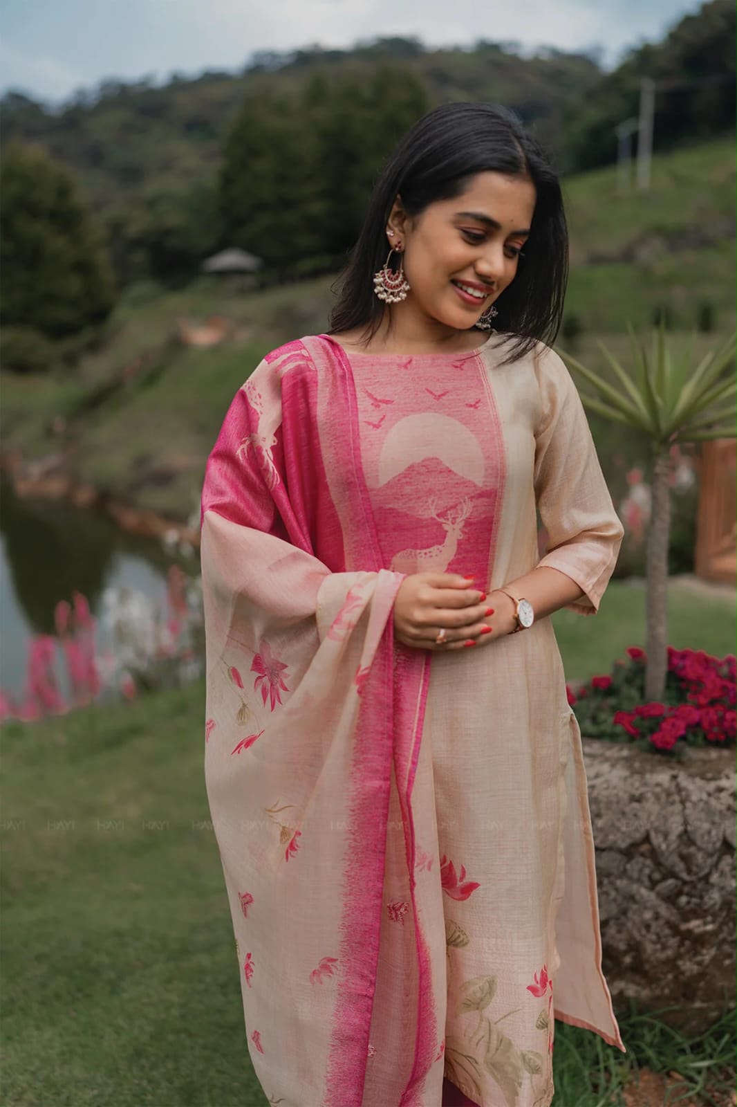 Women's Pure Zarna Silk Kurti Pant with Zarna Silk Dupatta Set - Image 3