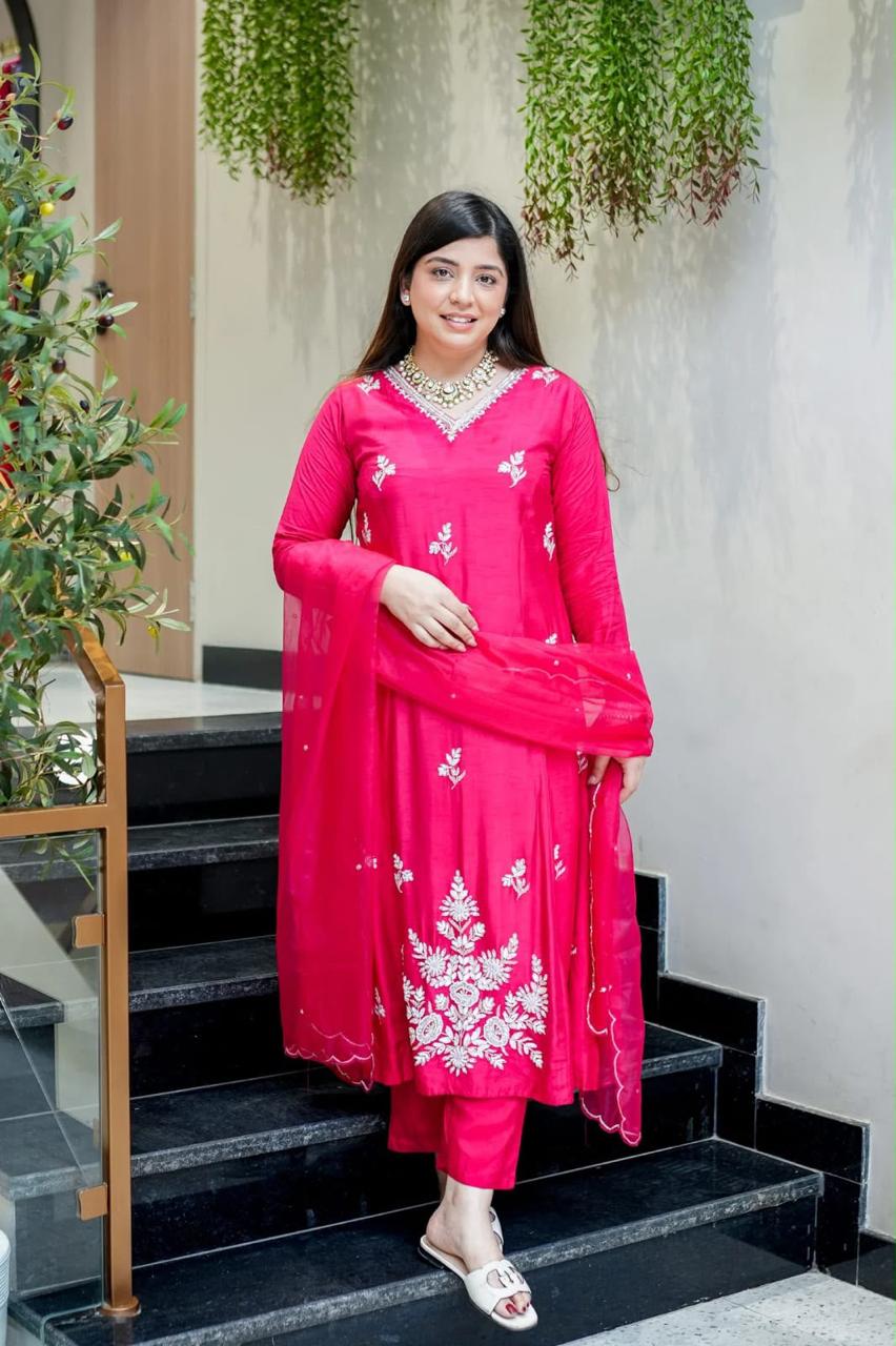 Women's Pure Muslin Kurta Set with Sequence Embroidery & Organza Dupatta